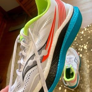 Saucony Endorphin Pro